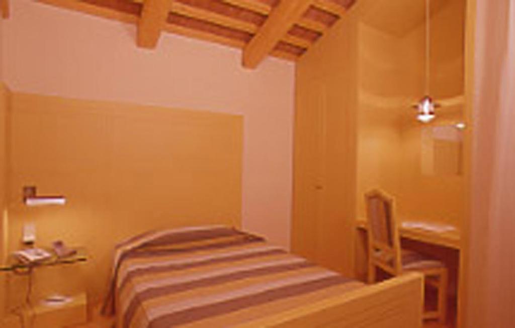 卡赛特别墅酒店 巴萨诺－德尔格拉帕 客房 照片